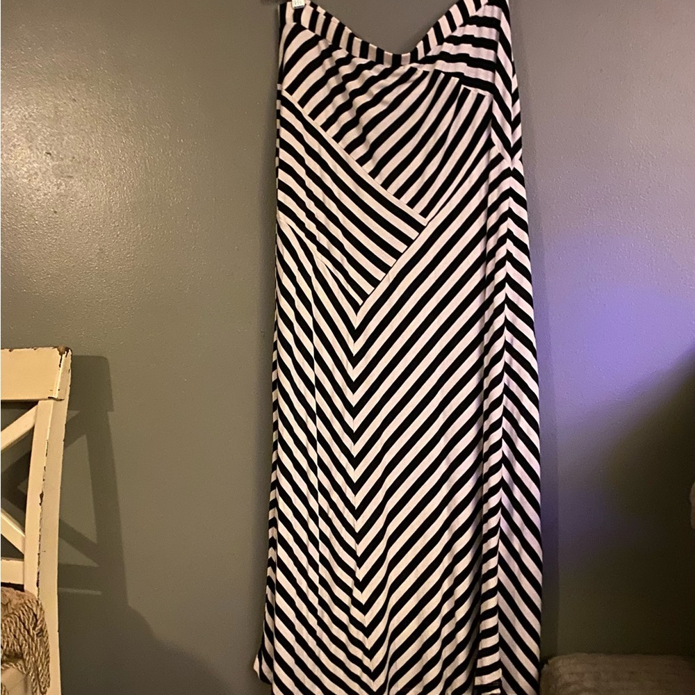 Design History Black and White Striped skirt.